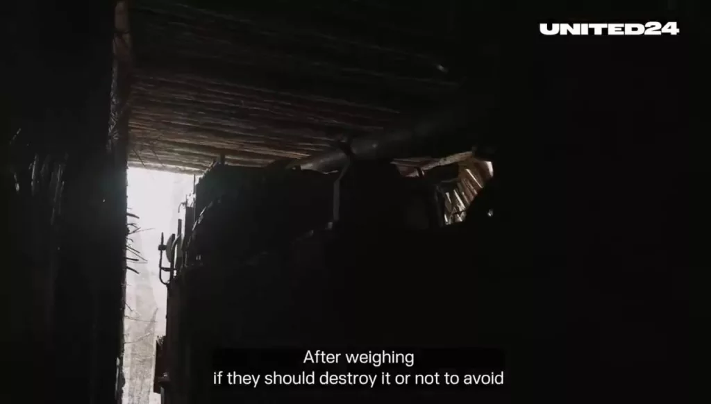 Использование военнослужащими 45-й ОАБр ВСУ подземного укрытия для маскировки 155-й САУ «Богдана» на шасси Tatra Phoenix и ведения огня непосредственно из подземного укрытия