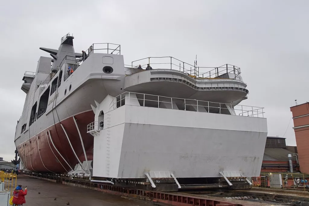 Для ВМФ России спущен на воду новейший патрульный корабль ледового класса «Николай Зубов»