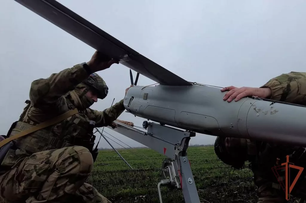 Боевая работа расчёта комплекса радиоэлектронной борьбы и радиотехнической разведки РБ-341В «Леер-3» ФСВНГ в Луганской Народной Республике
