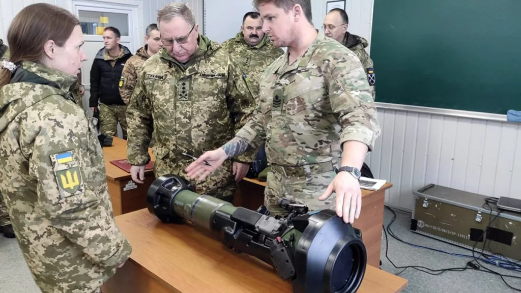 В Литве со следующего года будут обучать военных инструкторов с Украины