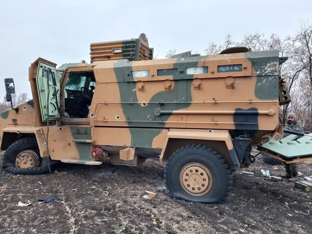 Очередной затрофеенный турецкий броневичок BMC Kirpi 4x4 ВСУ на одном из направлений