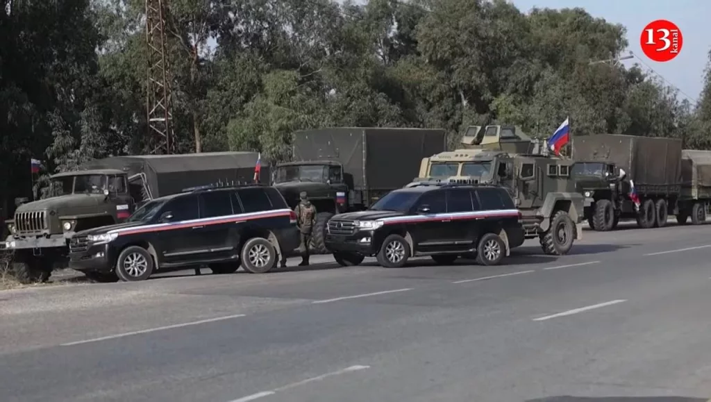 Колонна техники российской группировки войск в лице бронеавтомобилей АМН-590951 «Спартак», «Тигр», Урал-432009 (Урал-ВВ), БТР-80 и иного автотранспорта направляется в Тартус