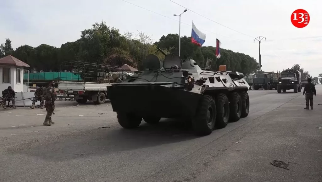 Колонна техники российской группировки войск в лице бронеавтомобилей АМН-590951 «Спартак», «Тигр», Урал-432009 (Урал-ВВ), БТР-80 и иного автотранспорта направляется в Тартус