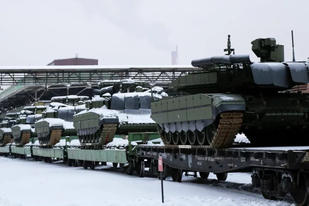 "Уралвагонзавод" выполнил контракты 2024 года на танки Т-90М и Т-72Б3М и отправил в российские войска два эшелона