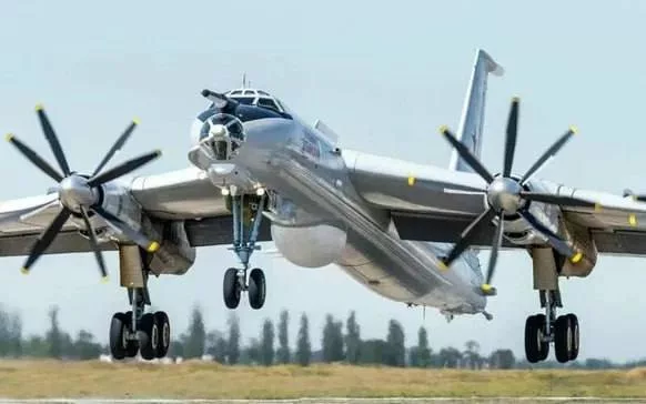Ту-142 — советский и российский дальний противолодочный самолёт