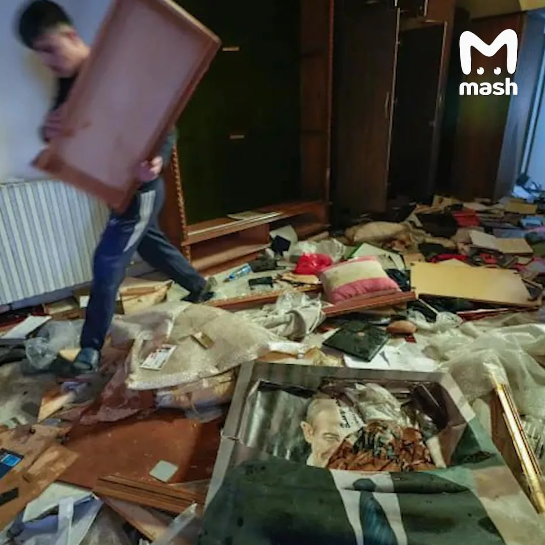 Мародёр-пати в сирийском Дамаске: местные уносят всё, что не приколочено, из дворца Башара Асада, госучреждений и частных домов