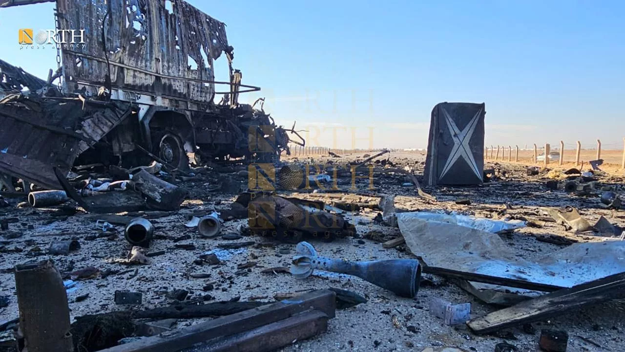 Результат ночного авиаудара по аэродрому Камышлы на северо-востоке Сирии