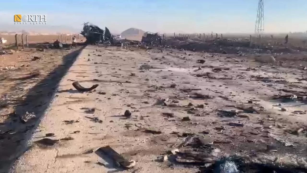 Результат ночного авиаудара по аэродрому Камышлы на северо-востоке Сирии