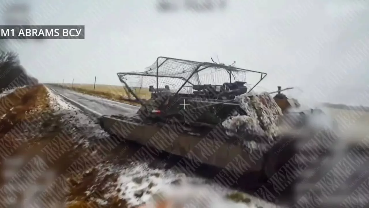 Поражение в Курской области FPV-дронами на оптоволокне танка M1A1SA Abrams из состава 47-й ОМБр ВСУ