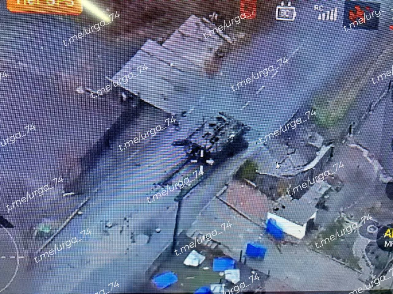 Бойцы инженерно-саперного батальона бригады "Бешеные псы", под покровом ночи, успешно заминировали маршруты передвижения противника минными шлагбаумами