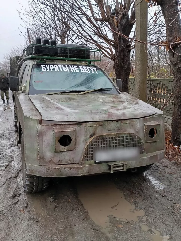 Трофейный украинский пикап Nissan Navara у танкистов из Бурятии. Теперь служит силам Добра
