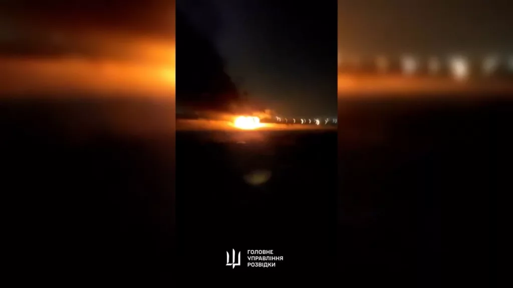Диверсант ГУР Украины спокойно проник на аэродром Крымск в Краснодарском крае и совершил поджог стоявшего там истребителя Су-27П, успешно скрывшись