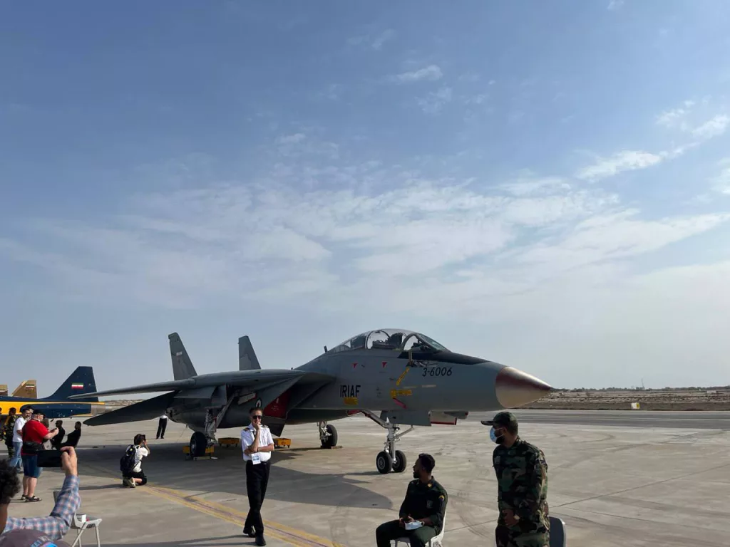 Двухместный реактивный палубный истребитель-перехватчик Grumman F-14 Tomcat ВВС Ирана на Iran Air Show 2024