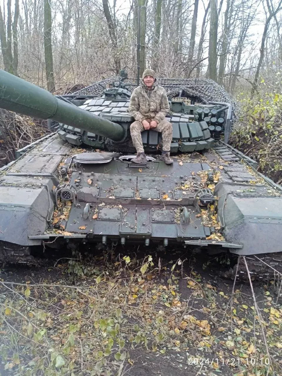 Трофейный Т-72Б3, который в руках хохлов деградировал до уровня Т-72Б1