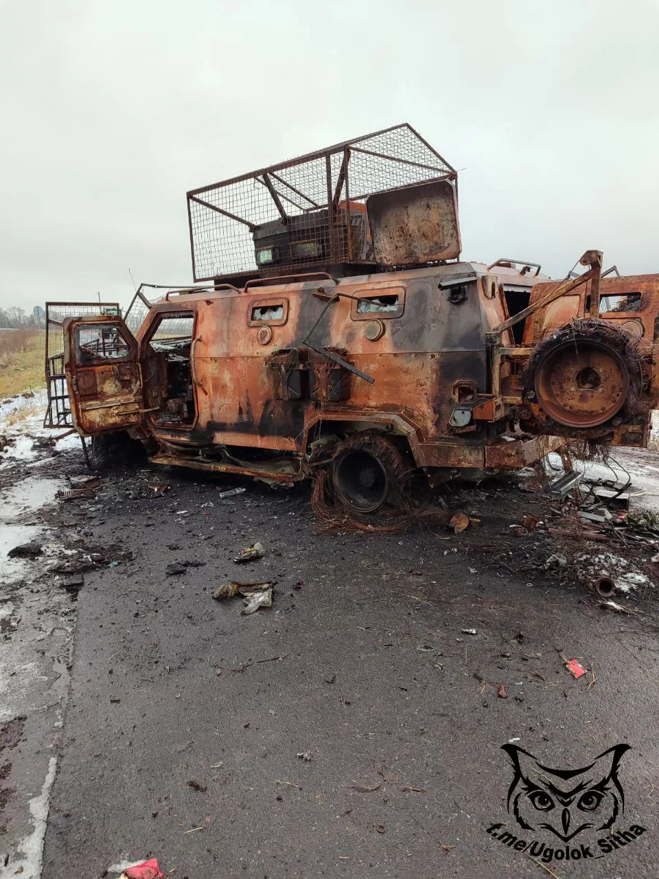 Курская область. Два уничтоженных украинских бронеавтомобиля Козак-7 около н.п.Ольговка