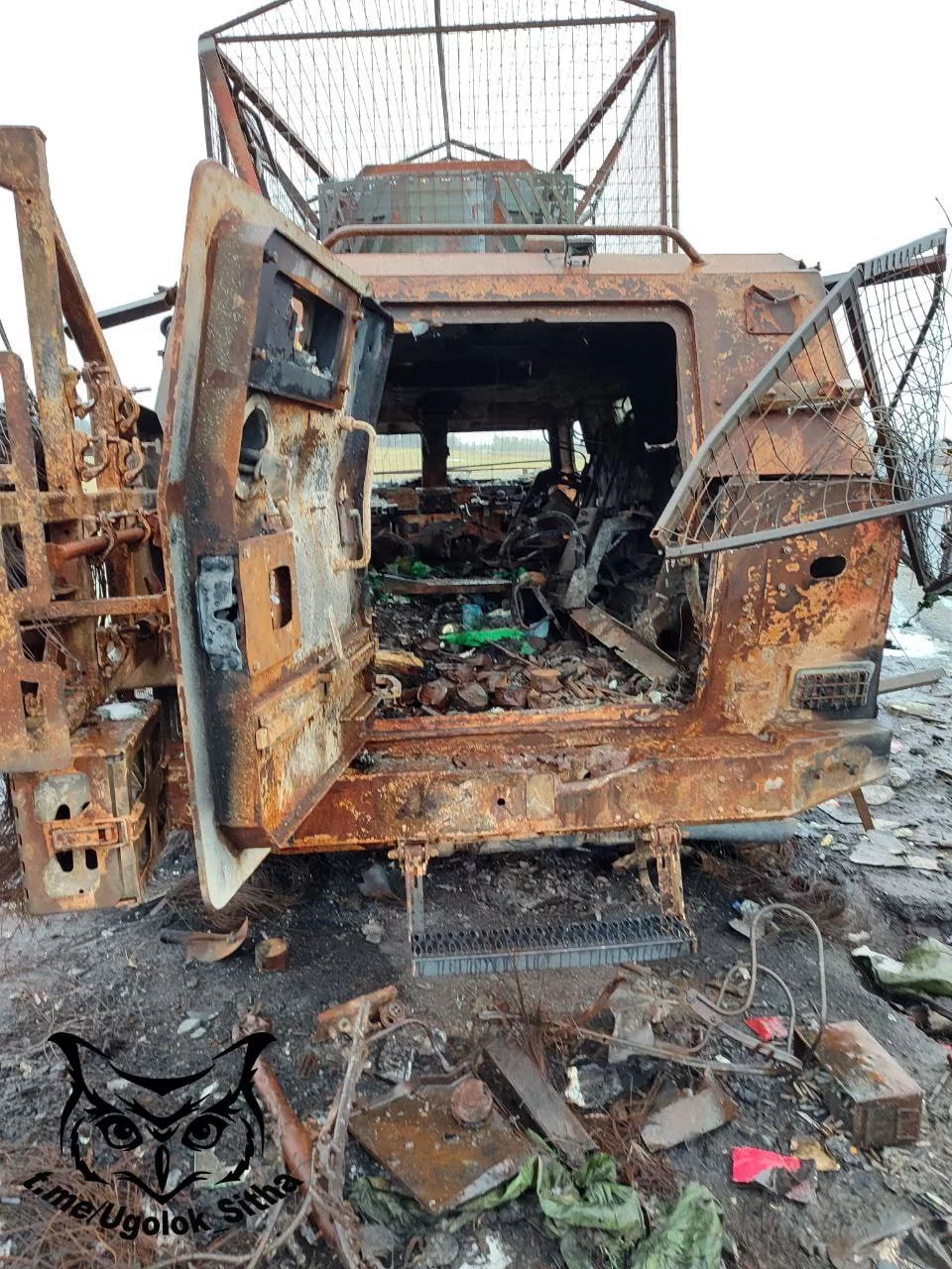 Курская область. Два уничтоженных украинских бронеавтомобиля Козак-7 около н.п.Ольговка