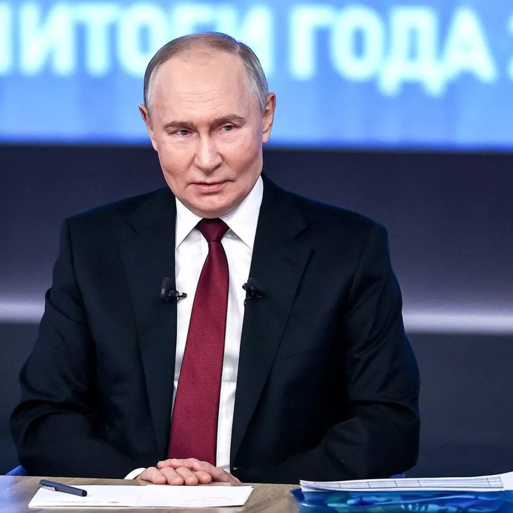 «Итоги года с Владимиром Путиным» продлились четыре с половиной часа. Собрали главные заявления президента