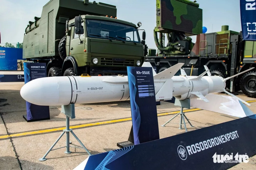 Береговой ракетный комплекс "Рубеж-МЭ" на выставке "Vietnam Defence Expo 2024" в Ханое