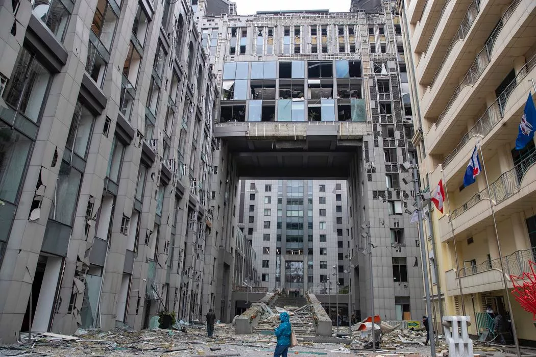 Кличко показывает последствия работы украинской ПВО. Киев