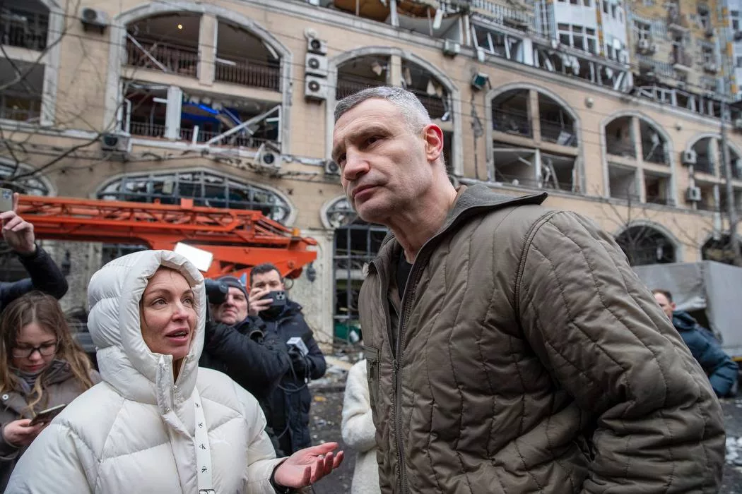 Кличко показывает последствия работы украинской ПВО. Киев