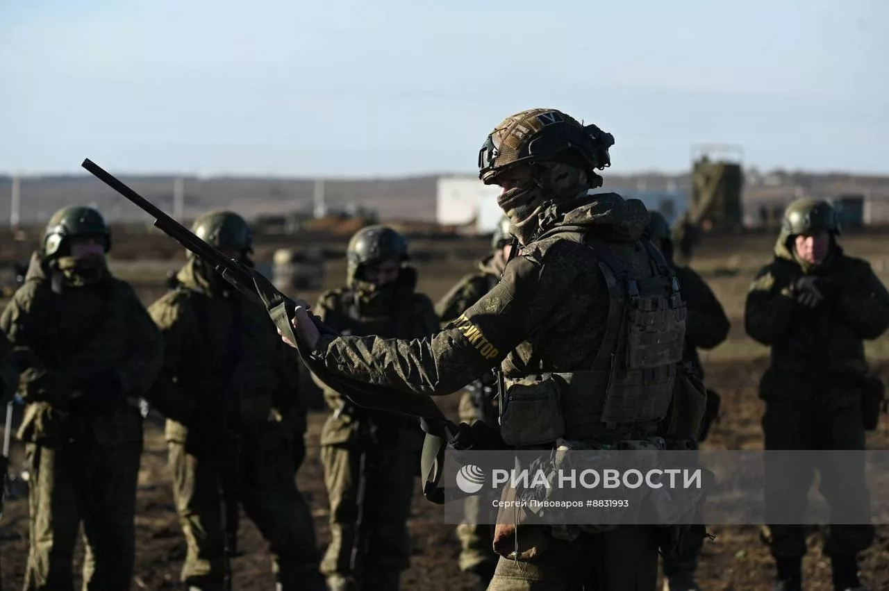На одном из полигонов в Ростовской области военнослужащие проходят подготовку по противодействию БПЛА перед отправкой в зону проведения СВО