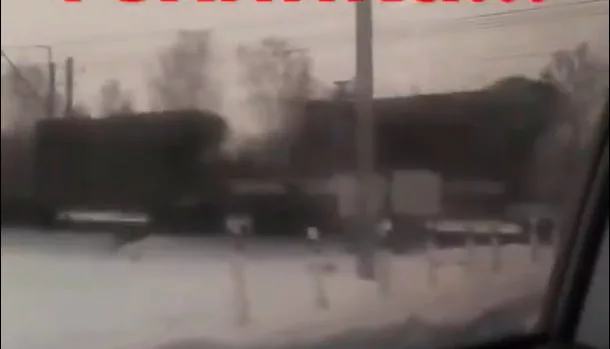 Северокорейские M1989 Koksan и нечто похожее на пусковые установки баллистических ракет, едущие где-то по России