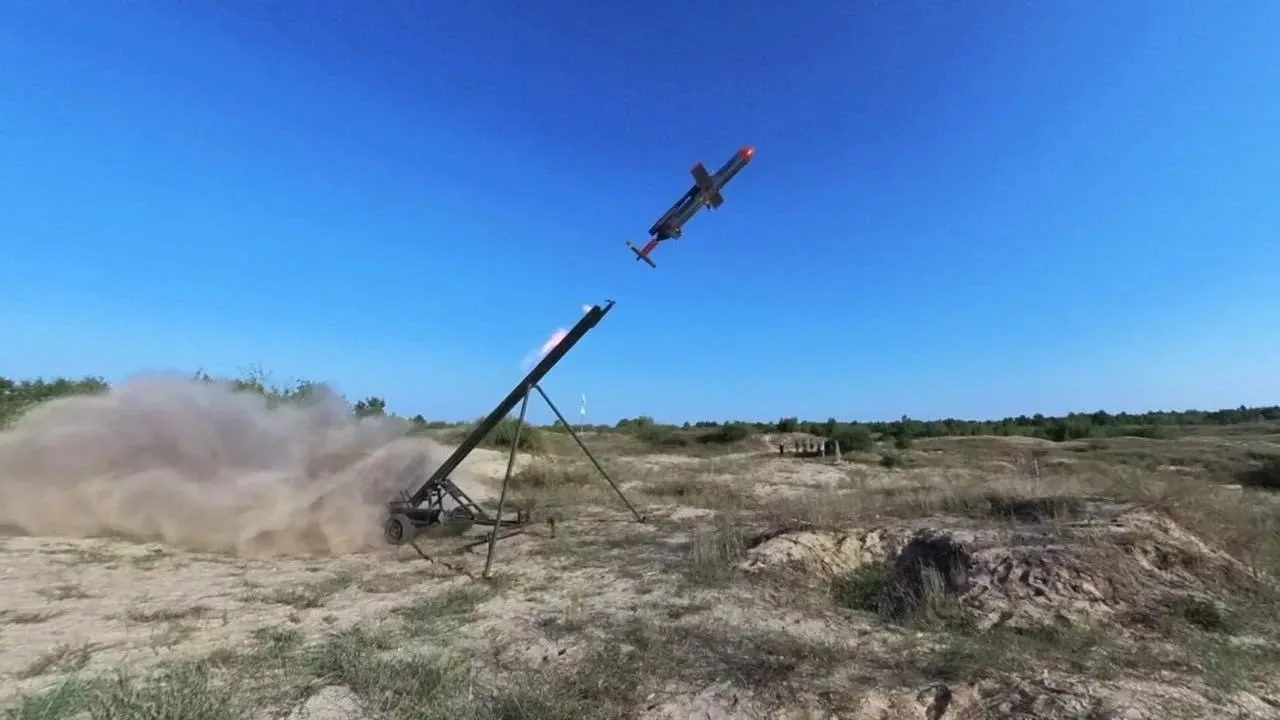 Издание The Economist опубликовало материал о современной украинской ракетной программе, благодаря чему стали известны некоторые детали и кратная информация о новой украинской ракете «Трембита»