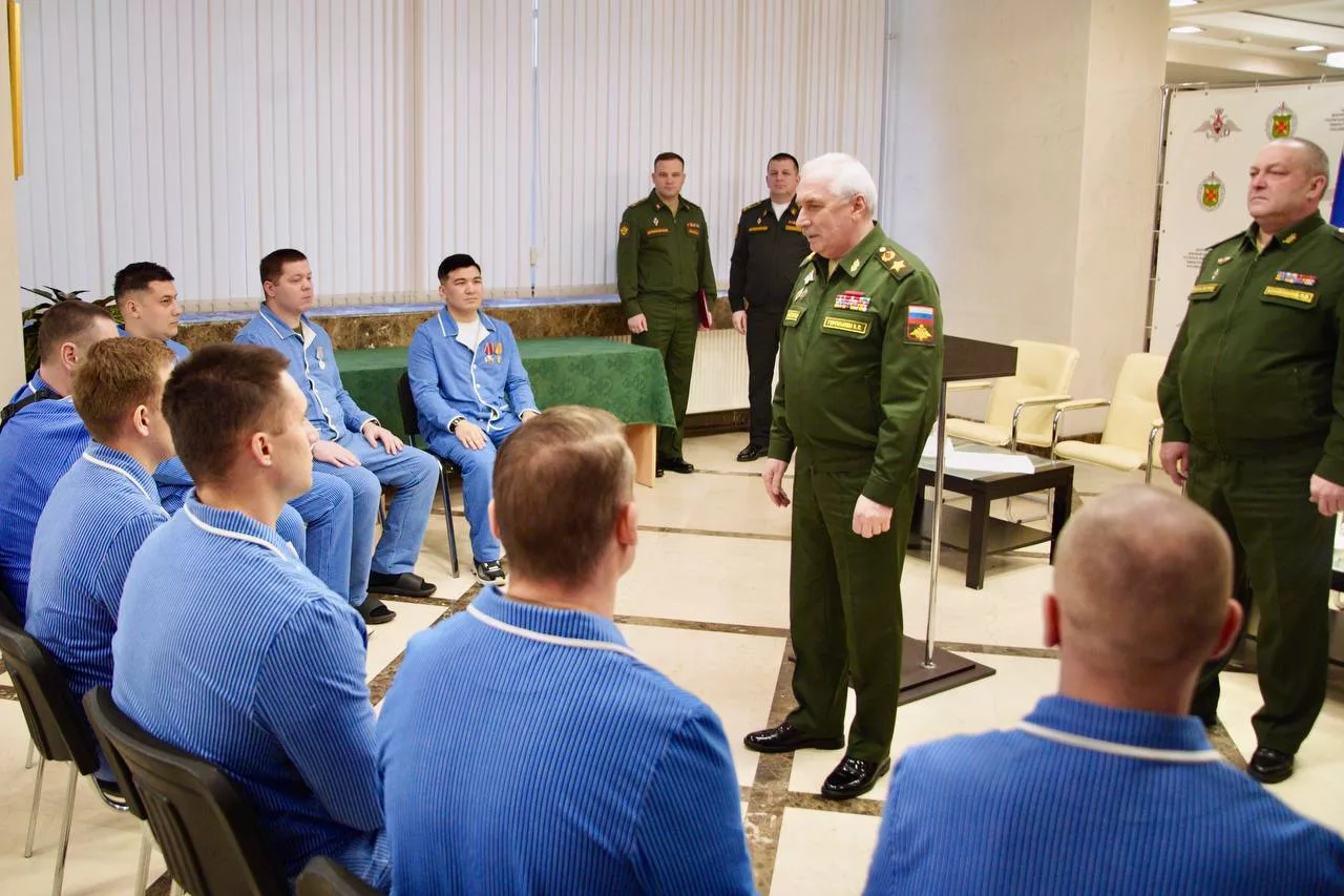 Замминистра обороны генерал армии Виктор Горемыкин вручил награды участникам СВО в госпитале им. Мандрыка