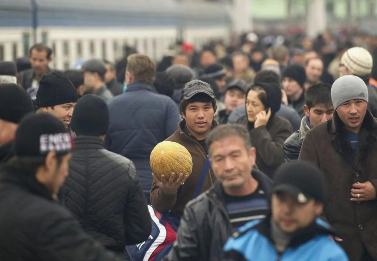 Иностранцам без визы ограничат сроки пребывания в России