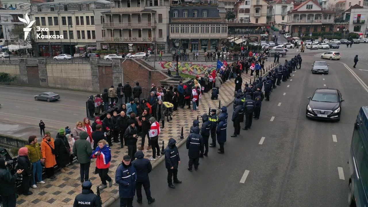 Месяц протестов в Грузии — чего (не) добилась оппозиция