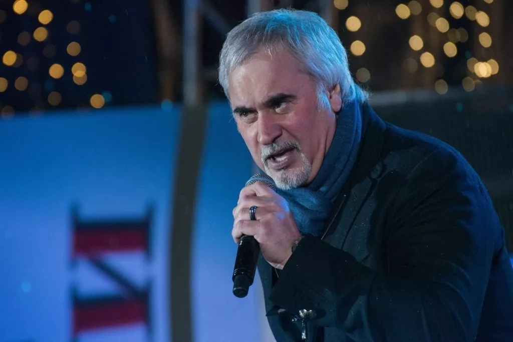 Организаторы новогоднего дубайского концерта Валерия Меладзе провели с артистом профилактическую беседу