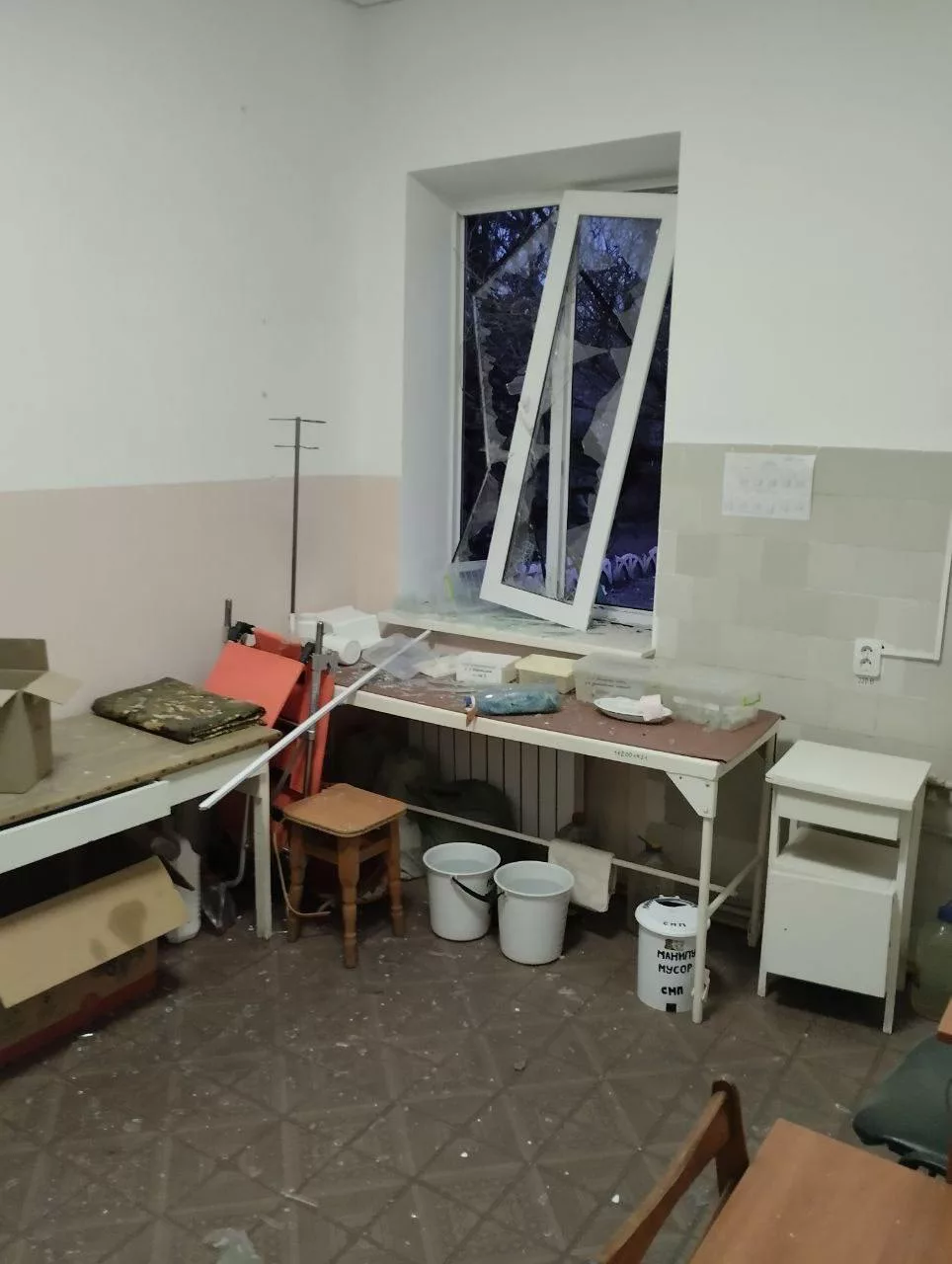 ВСУ снова обстреляли больницу в Алешках, где вчера погиб замглавврача