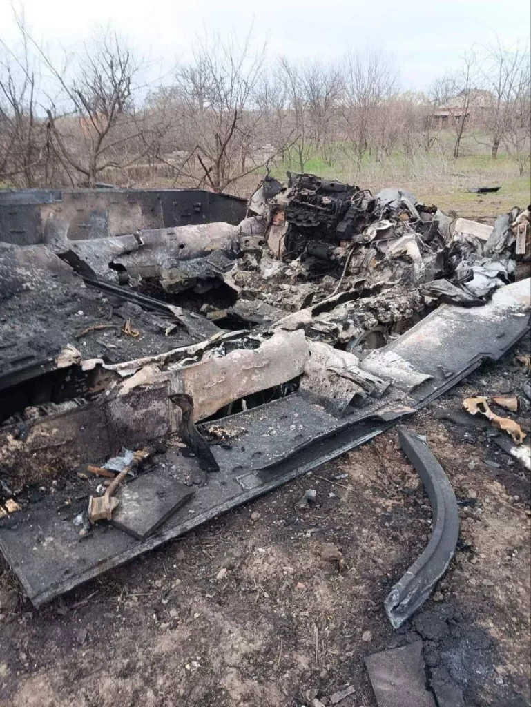 Уничтоженная в районе Северска ударом барражирующего боеприпаса X-51 Ланцет 155-мм  САУ M109L украинских формирований