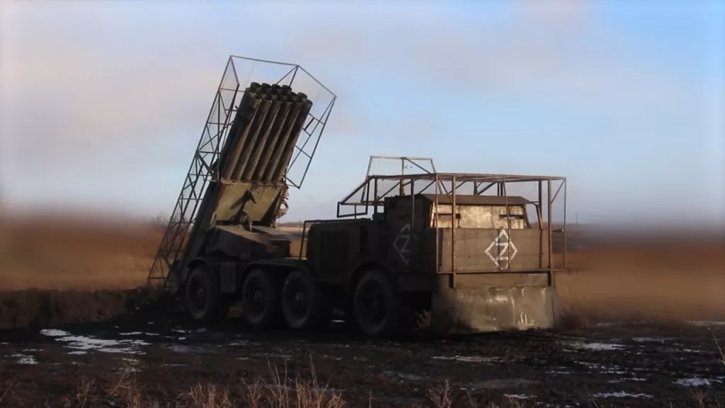 Боевая работа расчёта обрешеченного 220-мм РСЗО 9К57 «Ураган» группировки войск «Запад»