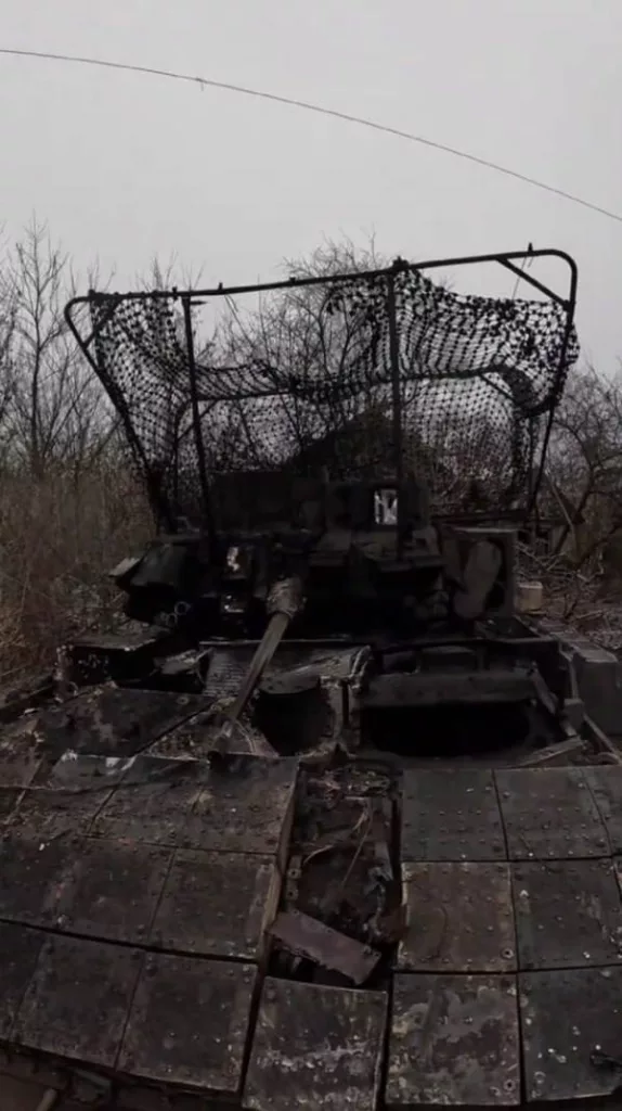 Уничтоженная в Курской области БМП M2A2 Bradley ODS-SA ВСУ с комплексом динамической защиты BRAT