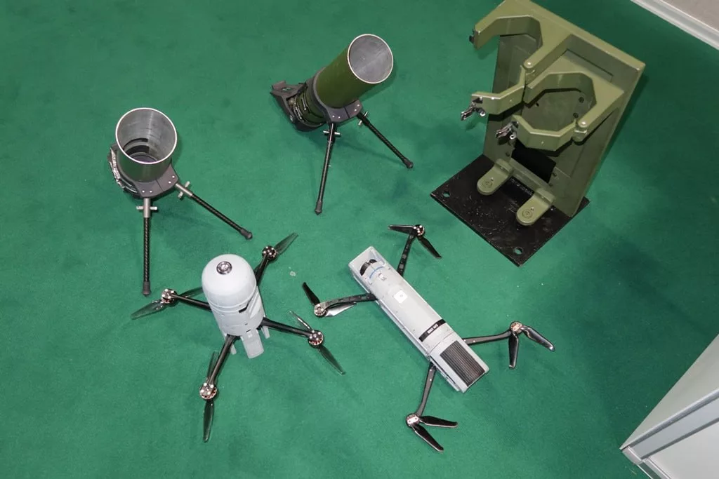 Израильская компания SpearUAV представила дрон-камикадзе Viper 300 и дрон-перехватчик Viper-I, запускаемые из универсального транспортно-пускового контейнера