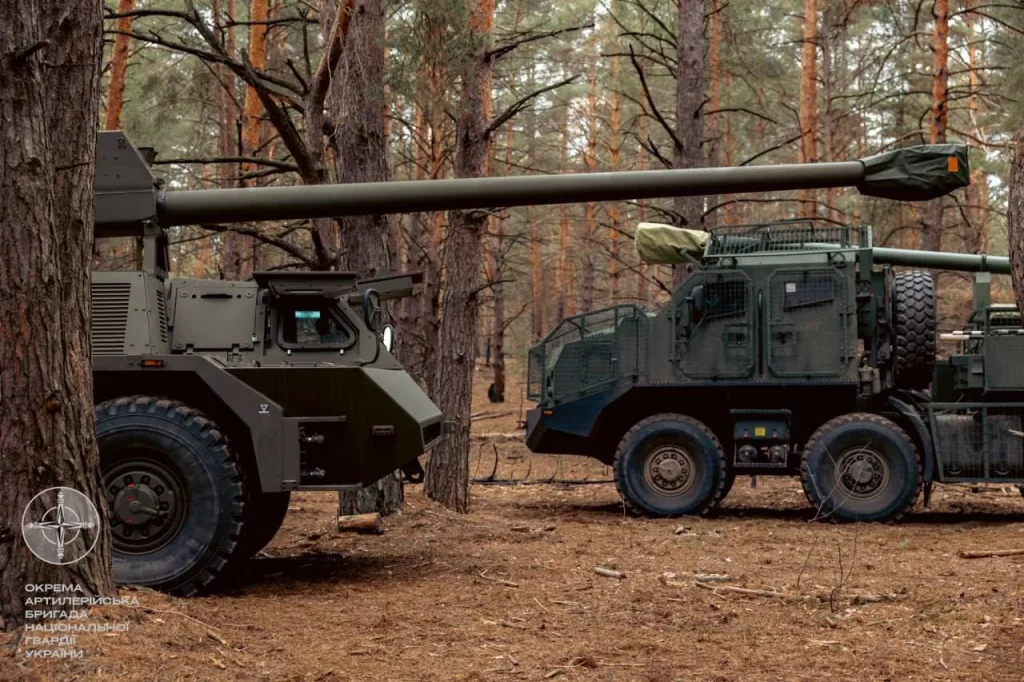 155-мм САУ Zuzana 2 и «Богдана» на шасси Tatra Phoenix 8x8 на вооружении 16-й ОАБр НГУ