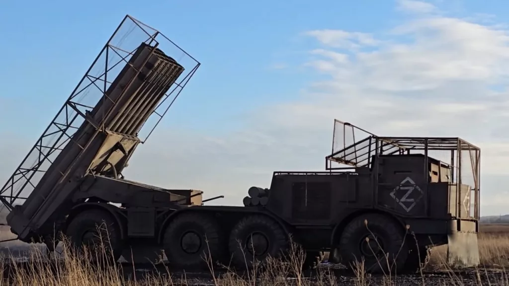 Боевая работа расчёта обрешеченного 220-мм РСЗО 9К57 «Ураган» группировки войск «Запад»