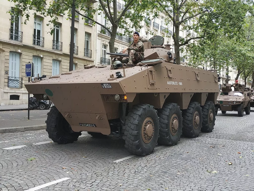 Появились подробности о появлении новых французских БТР VAB Mk3 6x6 (фото 1) на территории Украины