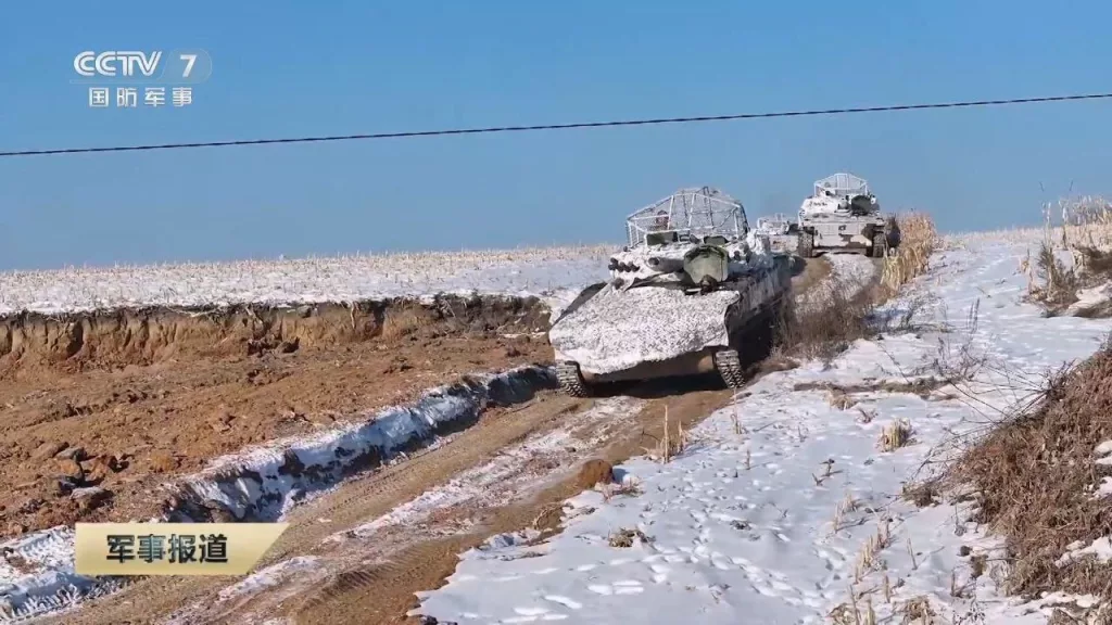 Танки Тип 99А и БМП ZBD-04A  78-й армейской группы Северной зоны боевого  командования НОАК с установленными противодронными "мангалами"