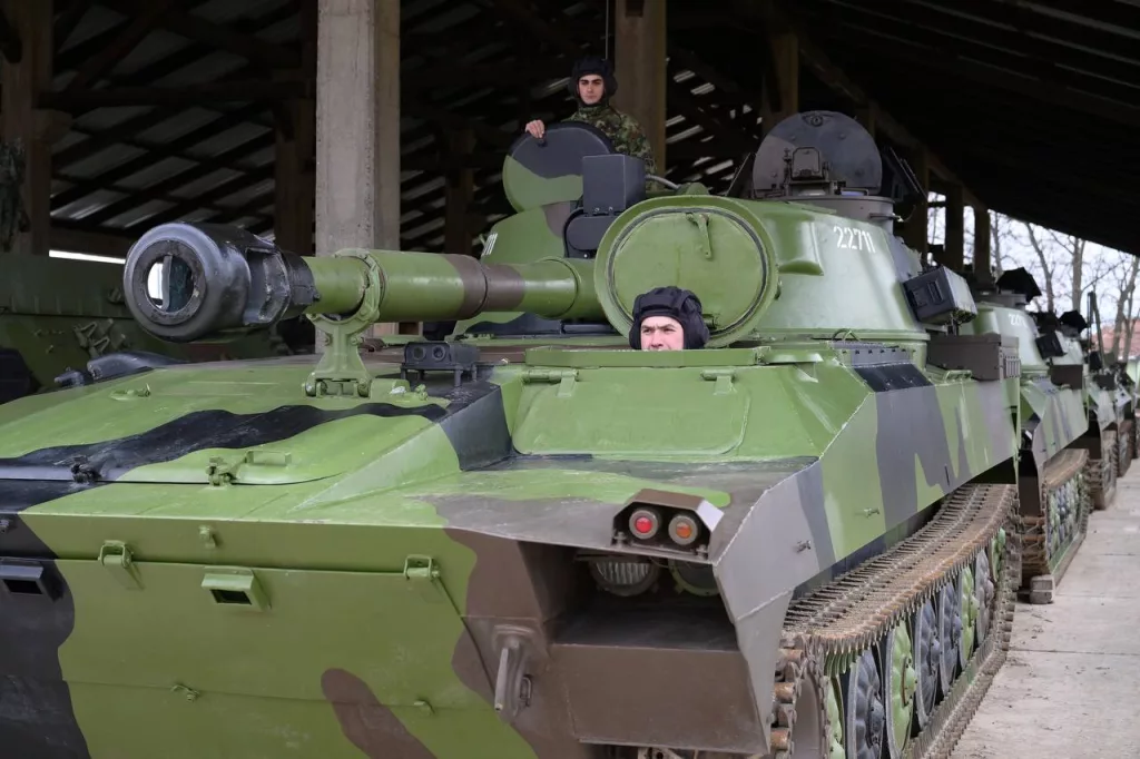 23-й самоходно-артиллерийский дивизион Вооружённых сил Сербии на вооружении которого состоят модернизированные 122-мм самоходные гаубицы 2С1 М21 «Гвоздика» и командно-штабные машины КОТ1 B2