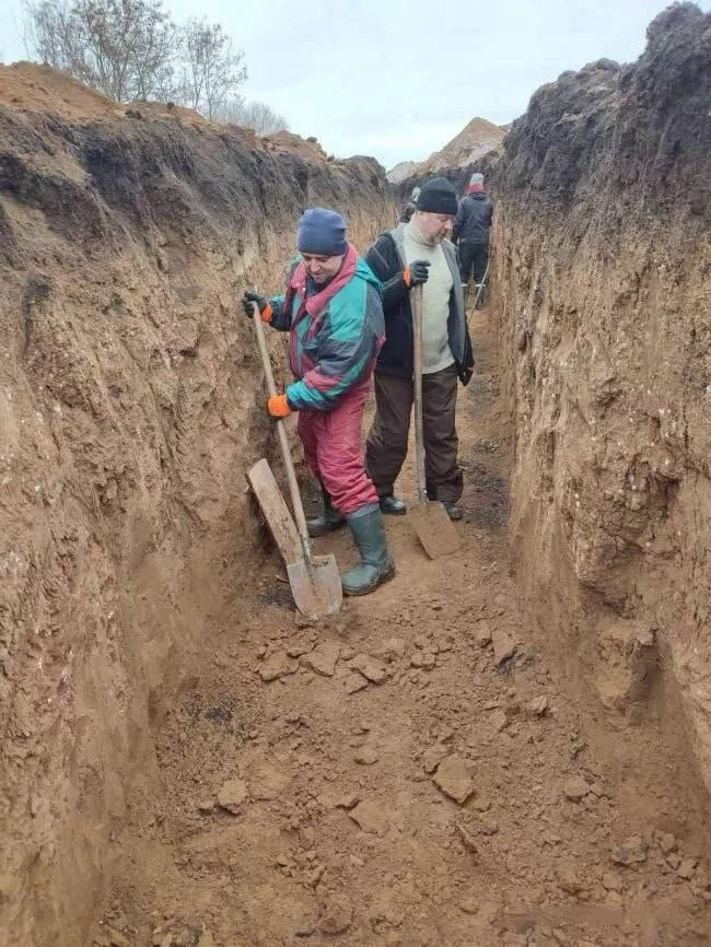 Павлоград, Днепропетровская область. ВСУ возводят круговую оборону вокруг города