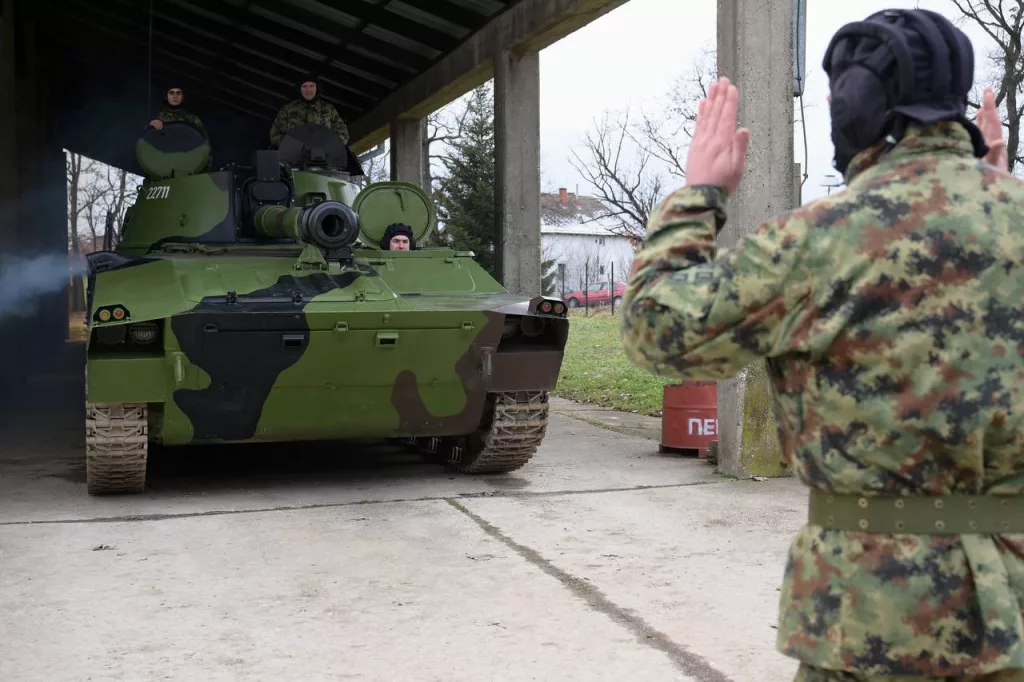 23-й самоходно-артиллерийский дивизион Вооружённых сил Сербии на вооружении которого состоят модернизированные 122-мм самоходные гаубицы 2С1 М21 «Гвоздика» и командно-штабные машины КОТ1 B2