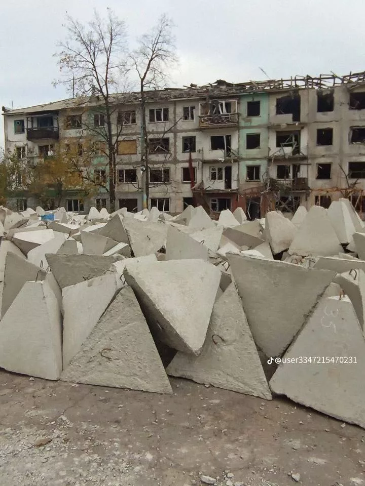 В сеть попали фотографии очередного распила денег на укреплениях в Мирнограде