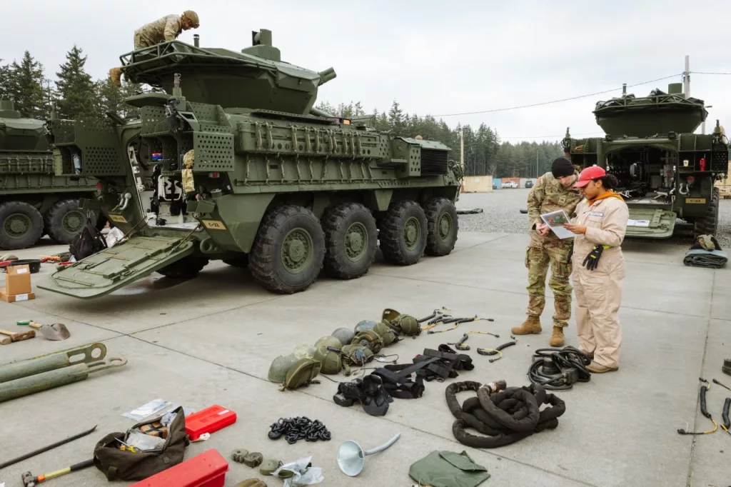 Армия США получила новые колесные боевые бронированные машины M1304 Stryker (XM1304 Stryker) с двойным V-образным корпусом ICVVA1-30mm