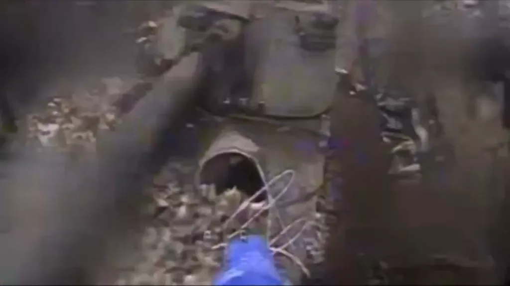 Добивание FPV-дронами украинского танка Т-64БВ обр. 2017/2022 г., бронеавтомобилей "Козак-7" и MaxxPro, а также 155-мм САУ M109, Южно-Донецкое направление