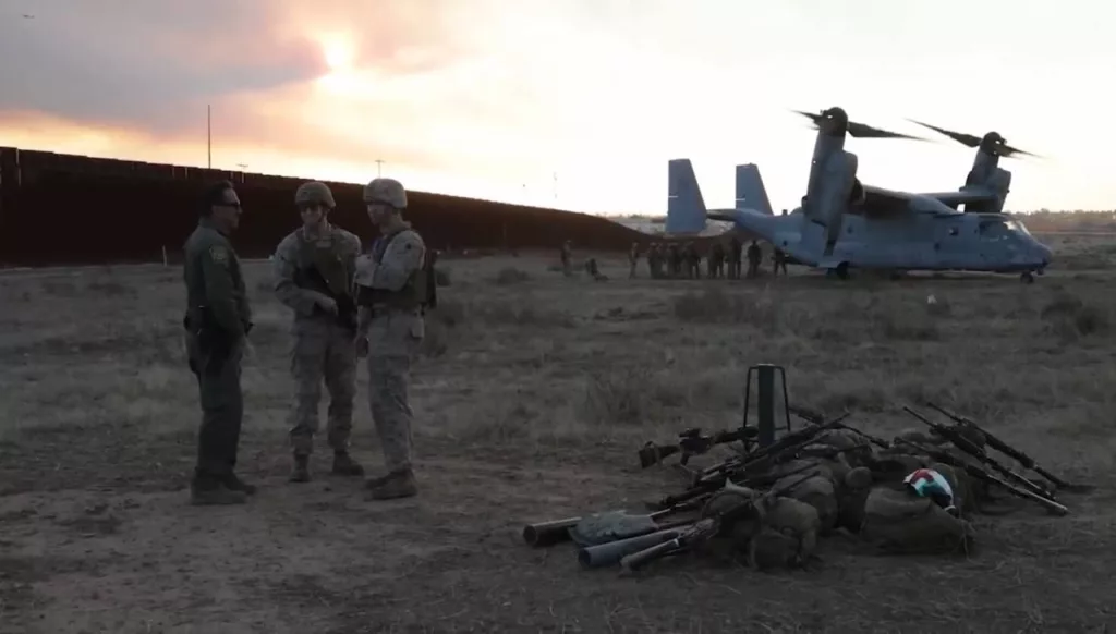 Белый дом публикует кадры переброски подразделений корпуса морской пехоты на конвертопланах MV-22B Osprey в район американо-мексиканской границы