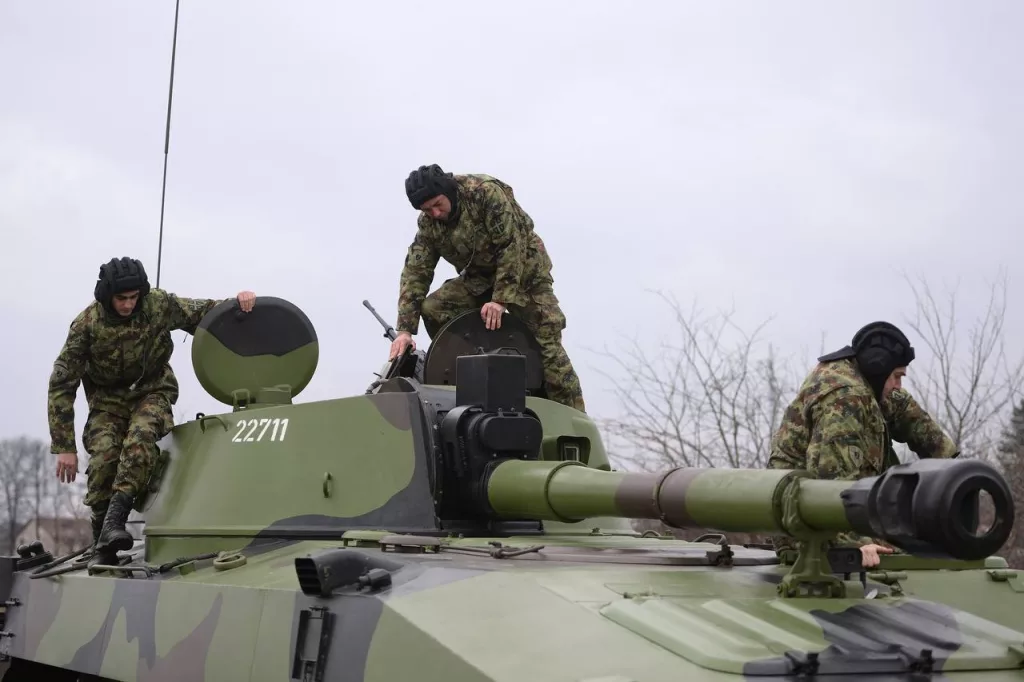 23-й самоходно-артиллерийский дивизион Вооружённых сил Сербии на вооружении которого состоят модернизированные 122-мм самоходные гаубицы 2С1 М21 «Гвоздика» и командно-штабные машины КОТ1 B2