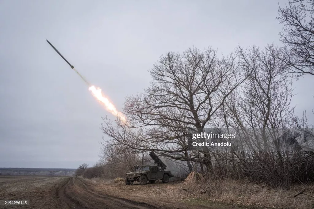 122-мм эрзац-РСЗО на шасси армейского внедорожника M1152A1 HMMWV 111-й отдельной бригады территориальной обороны ВСУ в районе Торецка (Дзержинска)