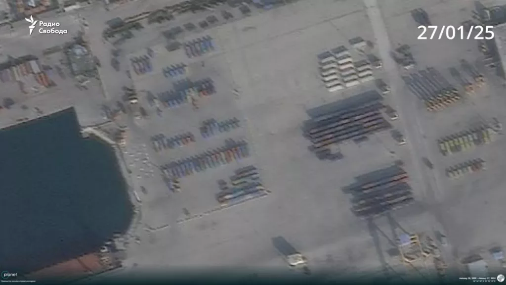 Российская техника вывезена из Сирии - спутниковые снимки демонстрируют опустевший порт Тартус после захода в него логистических судов Sparta и Sparta II несколько дней назад